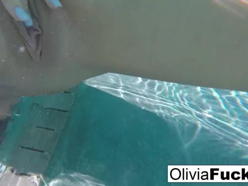 Horny olivia austin and her pussy underwater play